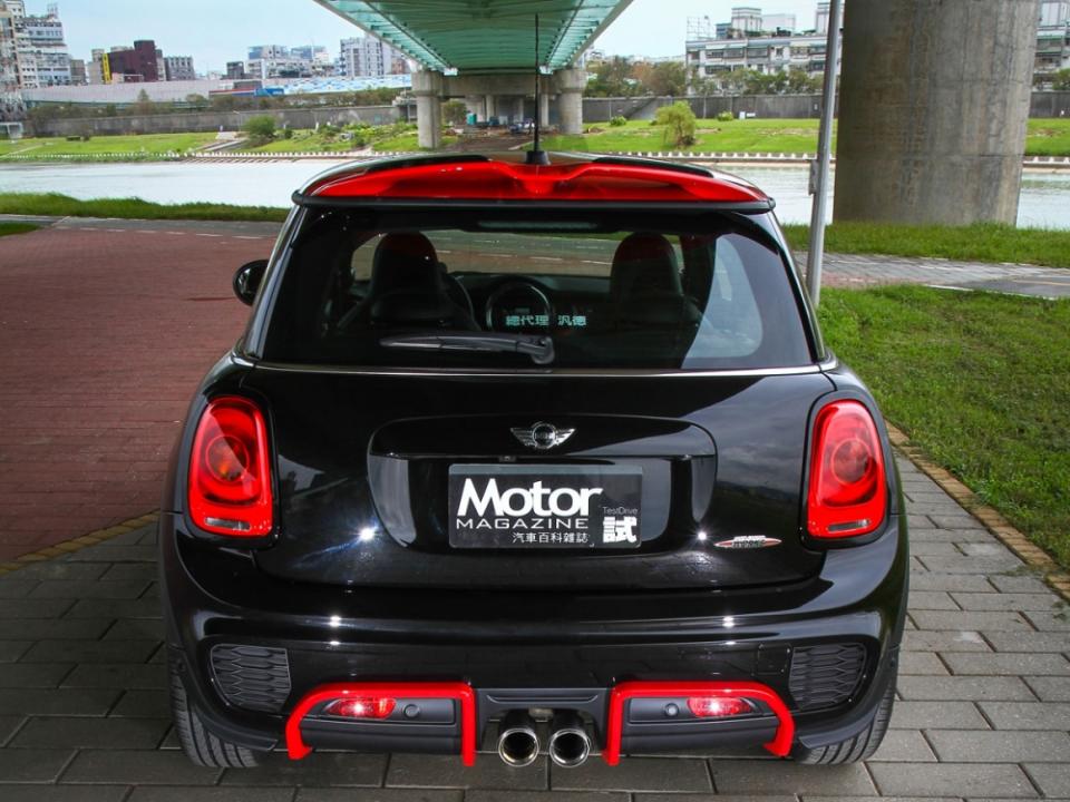 【焦點路試】稀有手排鋼砲 MINI John Cooper Works 6MT