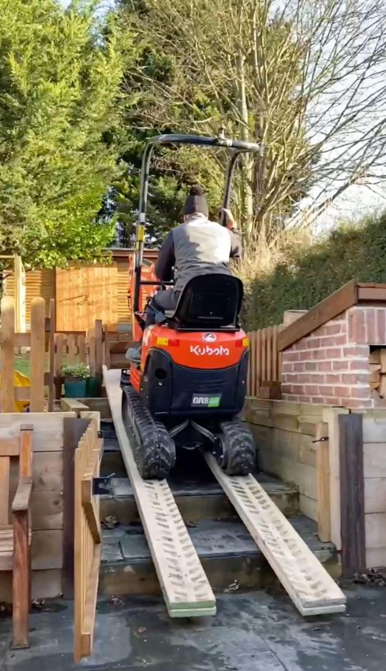 A dad has found a unique way to beat the heatThe swimming pool in Alex's gardenwave - after building a SWIMMING POOL in his back garden - entirely using YouTube tutorials.Alex Dodman, 36, from Saffron Walden, Essex, dreamt of building a swimming pool in his back garden, and thanks to some handy YouTube videos, he did just that.The ambulance worker has a hand at impressive home DIY projects, but not just your average putting up shelves or hanging a mirror, Alex previously built a home cinema and gym saving Â£75K, with this latest project being his most impressive yet. Moving into his home in 2017 with partner Sarah, 36, a HR manager and their two young children Allie, five, and Eddie, two, Alex has been getting busy renovating the family home, ripping it out and starting over, but saved his biggest project until last - the pool.Claiming that his friends and family are used to his wild ideas, Alex underestimated how tough this one would really be, building the pool entirely by himself. SEE CATERS COPY .