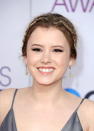 <b>Taylor Spreitler.</b> Un delineado demasiado marcado, ocasionó que los ojos de Taylor lucieran demasiado diminutos. TIP: Si tus ojos son pequeños como los de ella, prefiere los lápices sobre el delineador líquido, difumina siempre tus trazos y evita delinear todo el contorno del ojo. Hacerlo de la mitad hacia fuera, les ayudará a lucir más grandes.