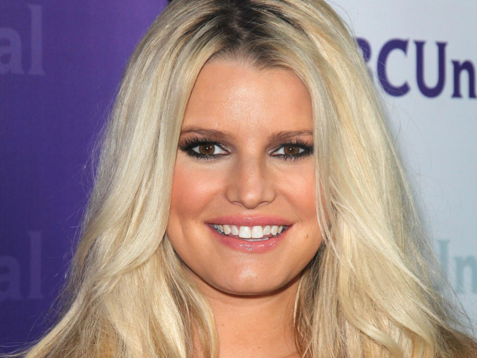 Jessica Simpson fühlt sich nach einer Gewichtsabnahme wieder wohl (Bild: s_bukley / Shutterstock.com)