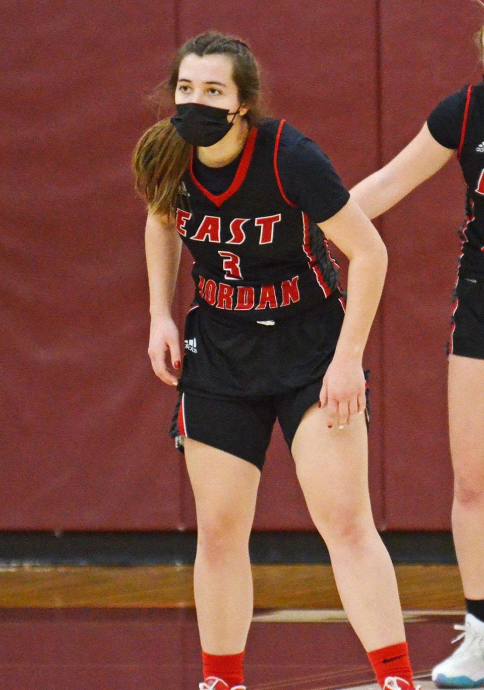 East Jordan's Anna Richards came out firing with seven 3-pointers in the opener, leading to 27 points on the board.