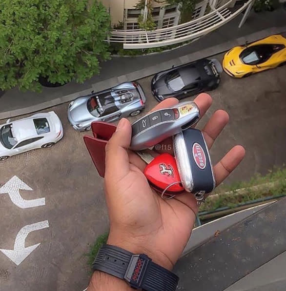 <p>Bugatti, Ferrari, Porsche und Co – der Besitzer dieses Fuhrparks steht im wahrsten Sinn sehr weit über den Dingen und zeigt stolz seine Autoschlüssel-Sammlung. (Bild: Instagram/vedettluxury) </p>