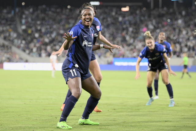 San Diego Wave women's soccer team gets first victory