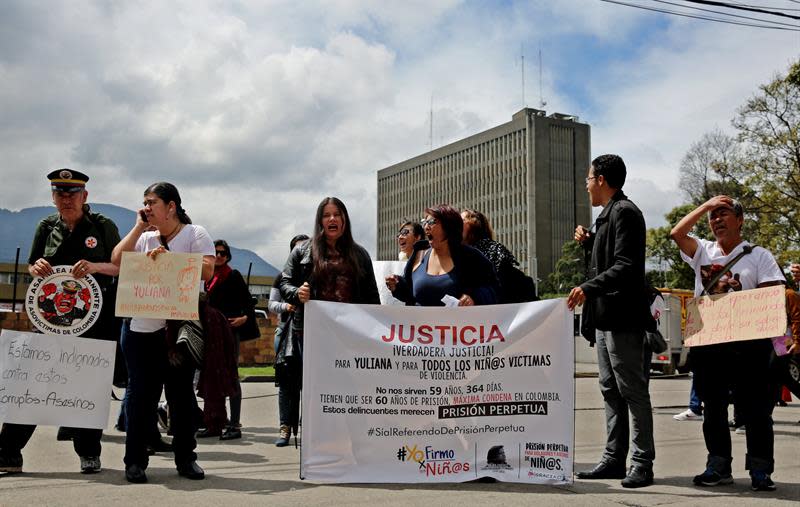 <p>Reclamo de justicia por el asesinato de la niña Yuliana en Bogotá, Colombia. (EFE) </p>