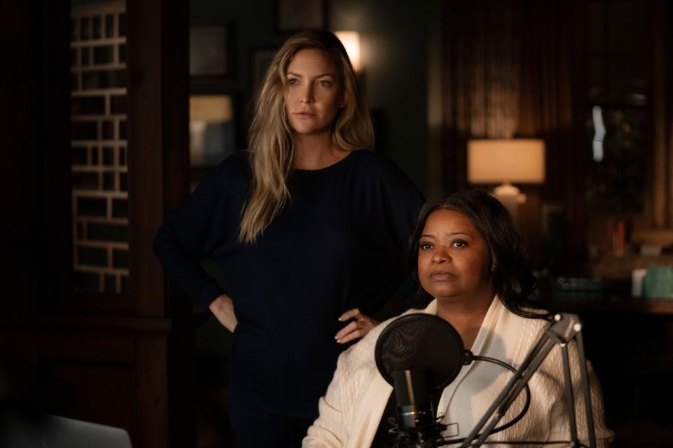 In der zweiten Staffel der Apple-Serie "Truth Be Told" (ab 20. August) hat sich Octavia Spencer (rechts) prominente Unterstützung ins Boot geholt: Kate Hudson spielt die Medienmagnatin Micah Keith, eine alte Freundin von True-Crime-Podcasterin Poppy Parnell (Spencer). Gemeinsam suchen sie nach dem Mörder von Micahs Mann. Ob ihre Freundschaft das aushält? (Bild: Apple)