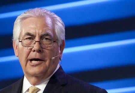 ExxonMobil Chairman and CEO Rex Tillerson speaks during the IHS CERAWeek 2015 energy conference in Houston, Texas April 21, 2015. REUTERS/Daniel Kramer/File Photo