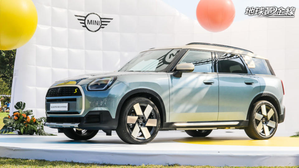 純電Mini Countryman SE目前開放消費者以10萬元下訂購買資格。(攝影/ 陳奕宏)