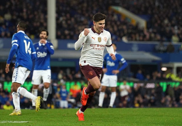 Julian Alvarez's penalty put City ahead in the second half 