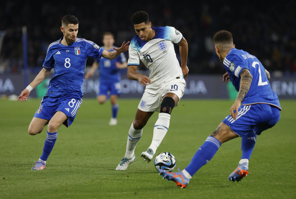 England's Jude Bellingham (centre) in action with Italy's Jorginho (left) and Italy's Giovanni di Lorenzo. 