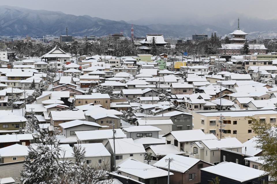 長野縣過去幾天降下大雪，事發時山區積雪超過100公分。（AFP）