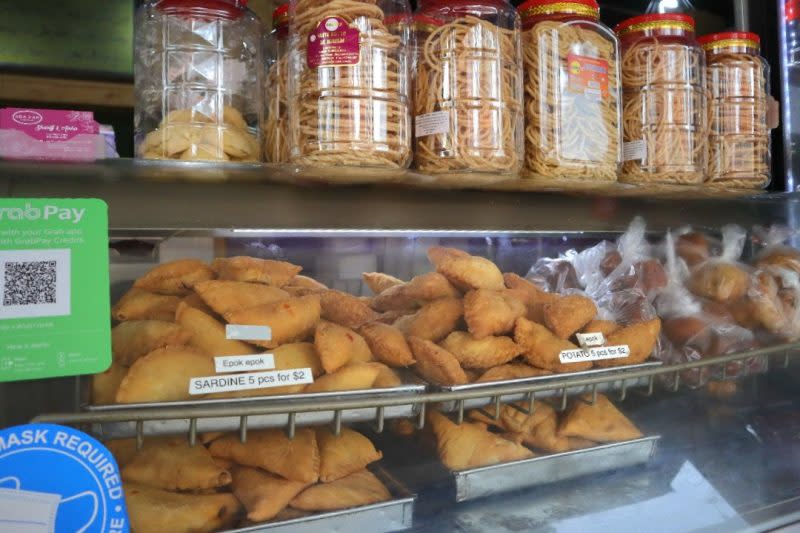 sha zah confectionery - bakery display