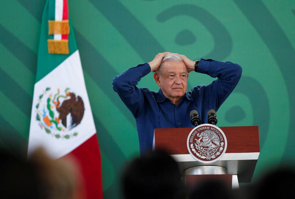 El presidente de México, Andrés Manuel López Obrador, gesticula durante su conferencia de prensa diaria, en Acapulco, México, 20 de diciembre de 2023. REUTERS/Daniel Becerril