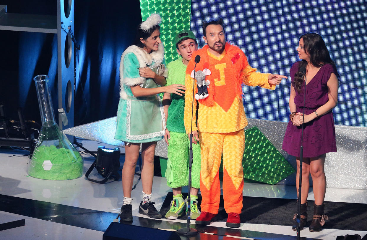 MEXICO CITY, MEXICO - SEPTEMBER 01:  (L-R) Cast members of tv show La familia P. Luche Barbara Torres 