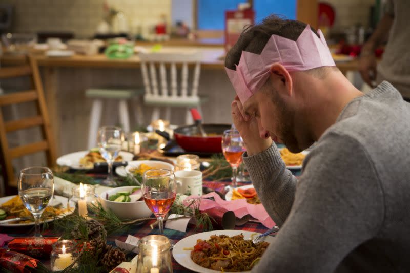 Le stress des réunions familiales et les petits excès pourraient contribuer à l’augmentation des crises cardiaques [Photo: Getty]