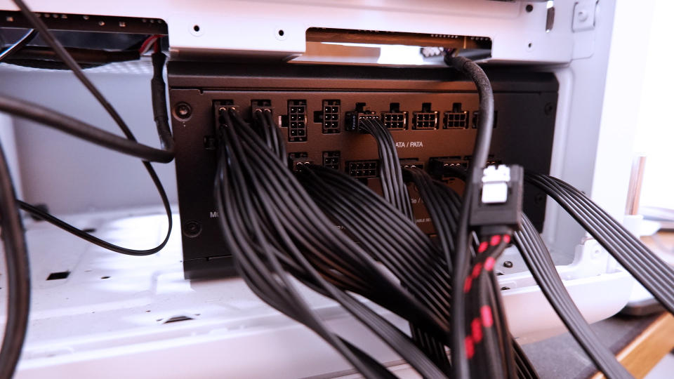 Corsair RMx SHIFT power supply is installed in a gaming PC
