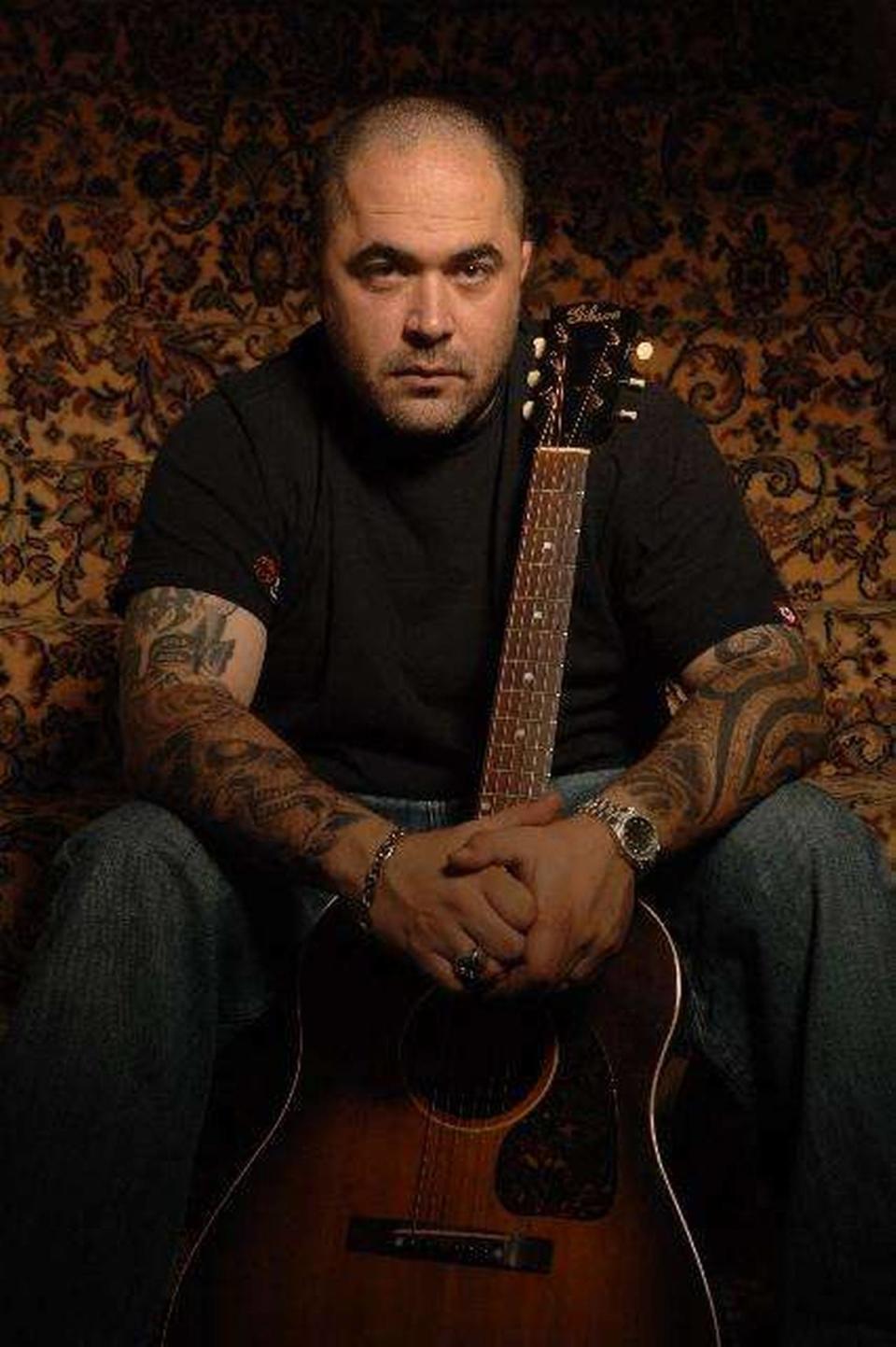 Country singer Aaron Lewis will perform Nov. 4 at the Ameristar.
