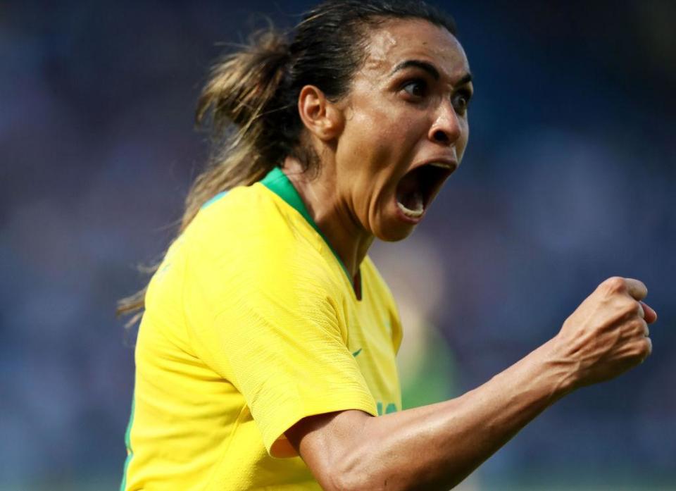 Marta celebrando un gol.