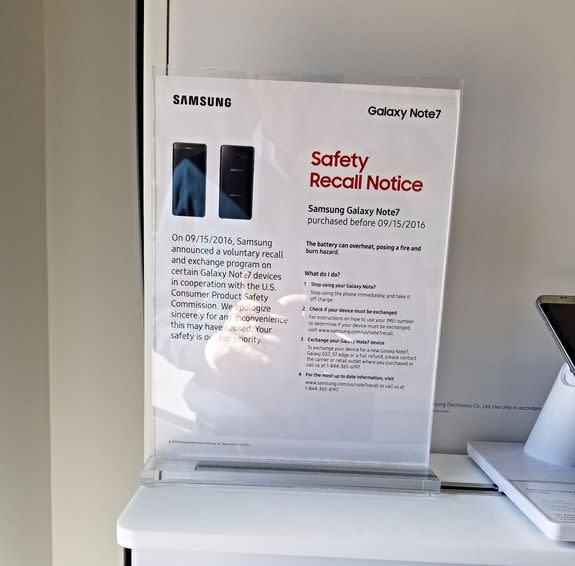 AT&T stores are displaying the Note7 recall notice.