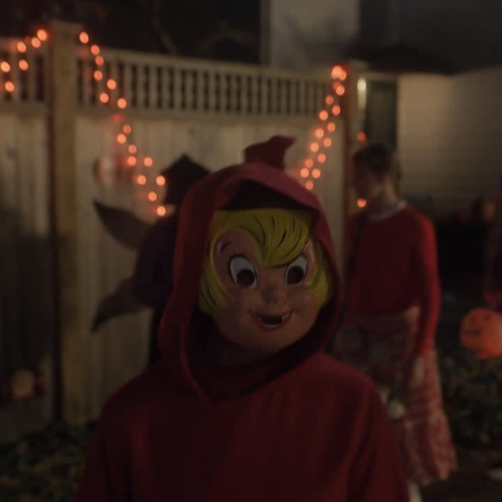 mouse dressed as wendy the witch in pretty little liars original sin