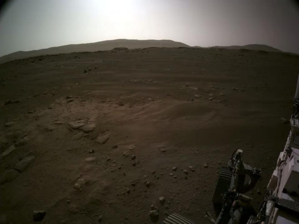 perseverance rover mars navcam jezero crater river delta cliffs screengrab