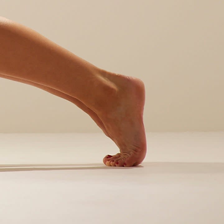 Halux dorsiflexion. (<span class="o-credit">Photo: Getty Images)</span>