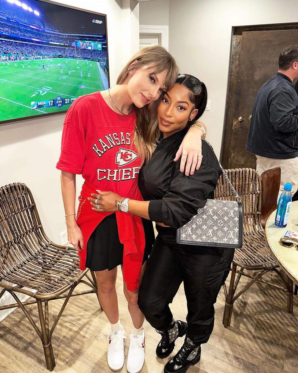 Taylor Swift and Chariah Gordon (@chariah_ via Instagram)