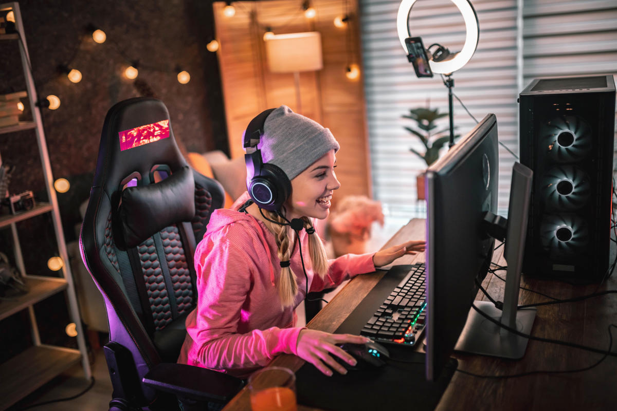 Female Gamers Are On The Rise. Can The Gaming Industry Catch Up?