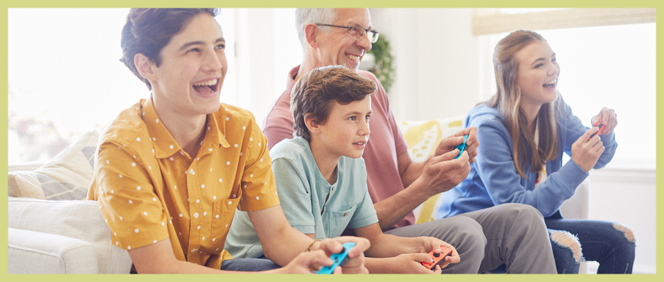 Familia jugando a la Nintendo Switch (Foto: Nintendo).