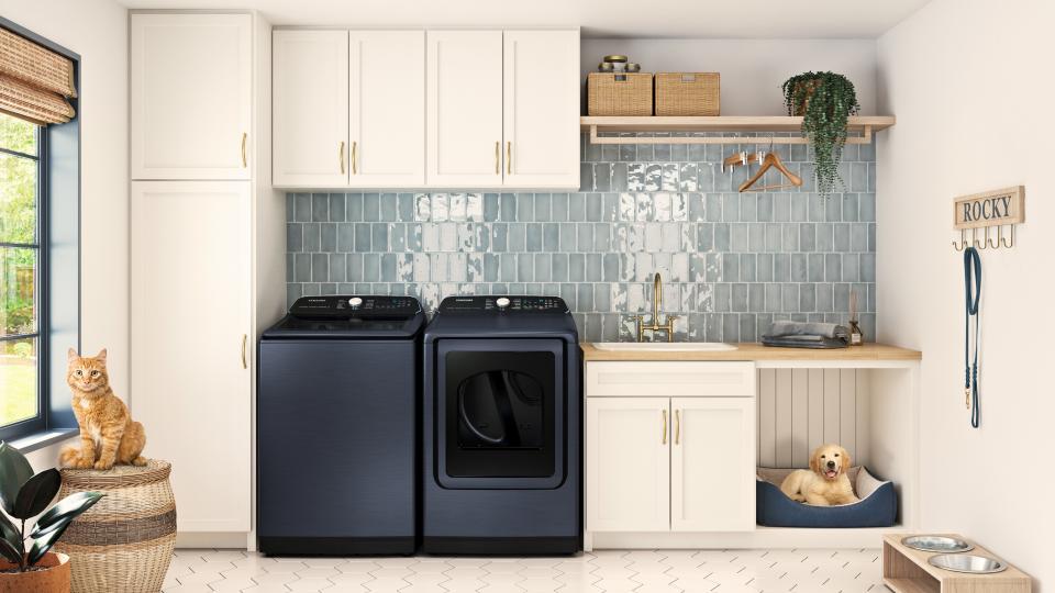 Kitchen with matching washer dryer set