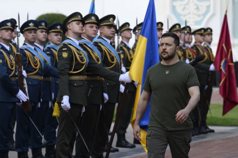 Volodimir Zelensky seguirá al frente del gobierno hasta el final de la guerra