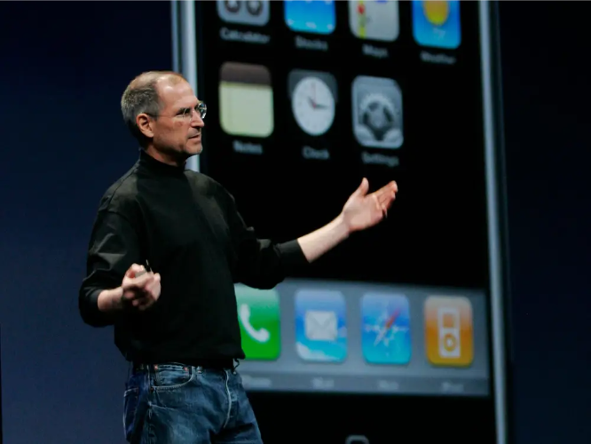 Als CEO von Apple bereitete Steve Jobs seine Keynote-Präsentationen akribisch vor - manchmal monatelang im Voraus. - Copyright: AP (Associated Press)
