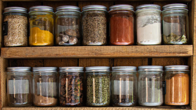 Benefits Of Using Herb / Spice Jars, Racks and Containers