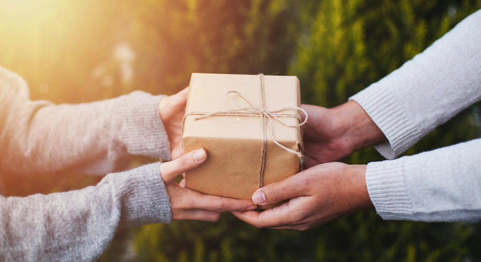Whether it's Christmas, a birthday or just to let someone know you're thinking of them, Amazon has a selection of gifts under £10. (Getty Images)