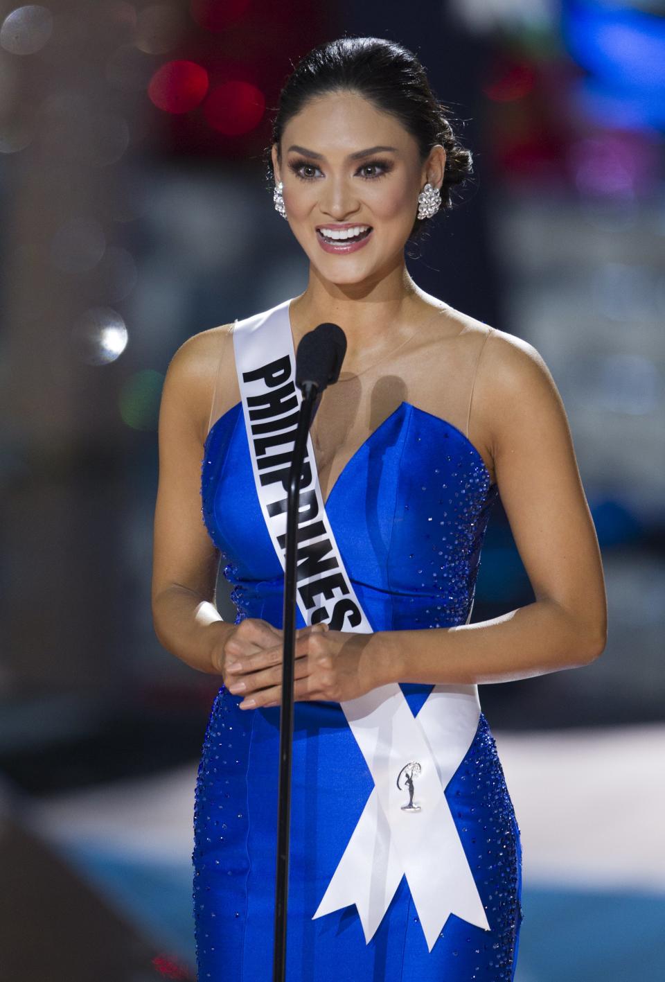 Miss Philippines Pia Alonzo Wurtzbach responds to a question during the 2015 Miss Universe Pageant in Las Vegas, Nevada December 20, 2015. Wurtzbach was later crowned Miss Universe. REUTERS/Steve Marcus ATTENTION EDITORS - FOR EDITORIAL USE ONLY. NOT FOR SALE FOR MARKETING OR ADVERTISING CAMPAIGNS
