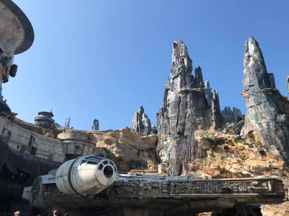 star wars galaxy's edge in hollywood studios in disney world