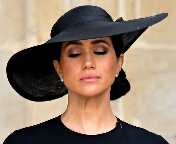 Meghan Markle rompe a llorar en el funeral de la reina Isabel