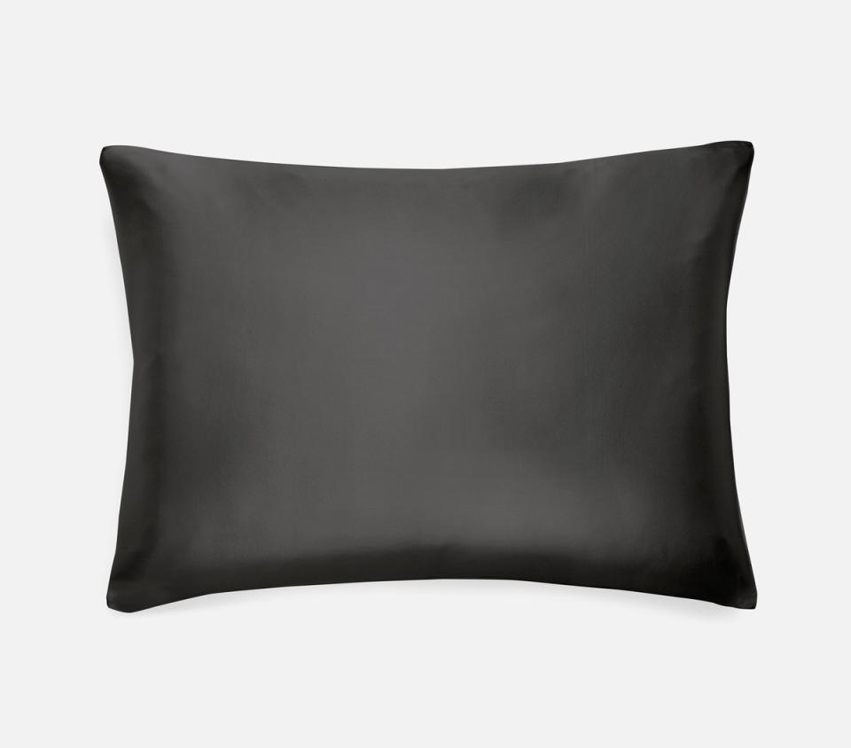 Brooklinen Mulberry Silk Pillowcase. (Photo: Brooklinen)