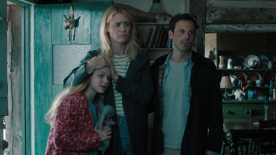 Alix West Lefler, Mackenzie Davis, and Scoot McNairy in the Speak No Evil remake. (Universal Pictures)