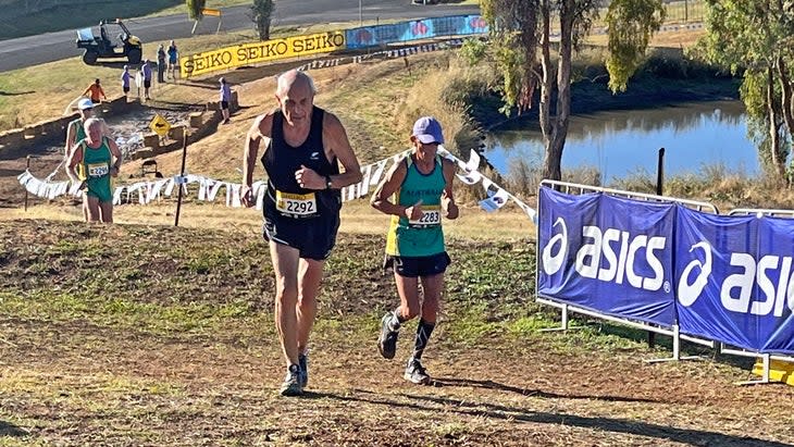 masters runners on world cross country hill