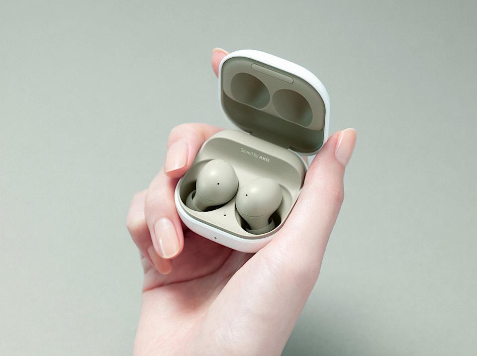 <p>Samsung Galaxy Buds 2</p>
