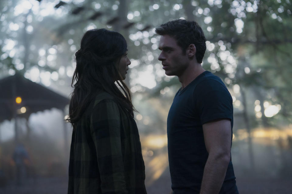 Sersi (Gemma Chan) and Ikaris (Richard Madden)<span class="copyright">Sophie Mutevelian—©Marvel Studios 2021. All Rights Reserved.</span>