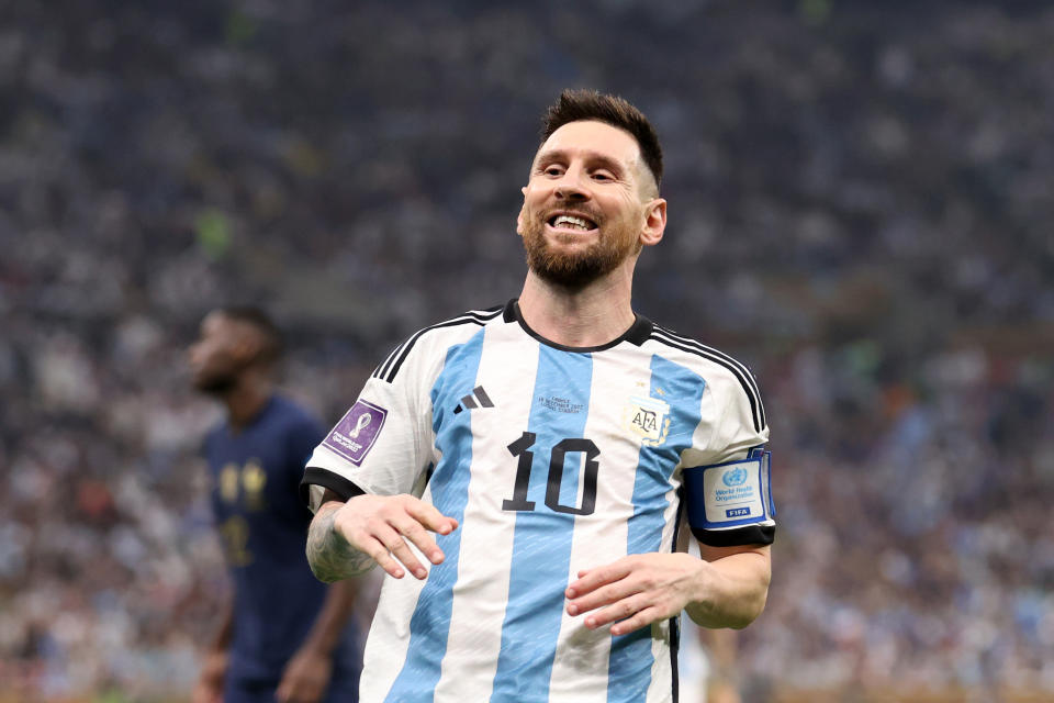 Dieses Lächeln auf einem Geldschein? Lionel Messi könnte eine solche Ehre zuteil werden (Bild: Julian Finney/Getty Images)