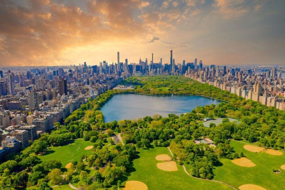 Central Park’s stunning 843 acres makes it one of the biggest parks in the world