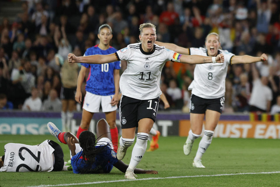 Alexandra Popp bejubelt ihren Treffer im EM-Halbfinale gegen Frankreich. (Bild: REUTERS/John Sibley)