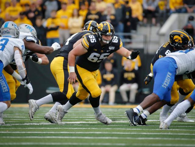 Iowa's Tyler Linderbaum among Bleacher Report's most likely 2022