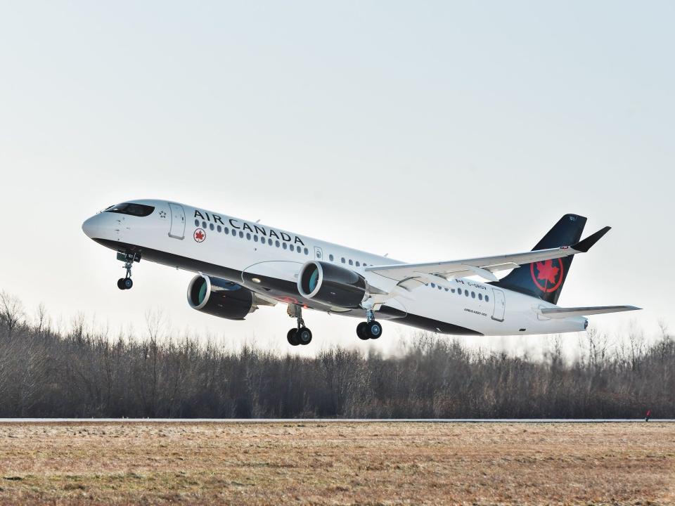 A220 Air Canada takeoff