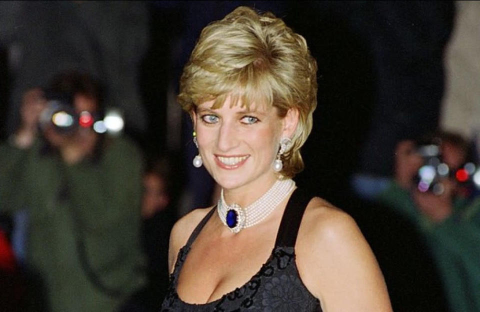 Princess Diana at Cancer Research November 1995 - Getty