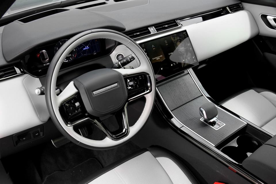 座艙試小改Range Rover Velar變革最多之處。