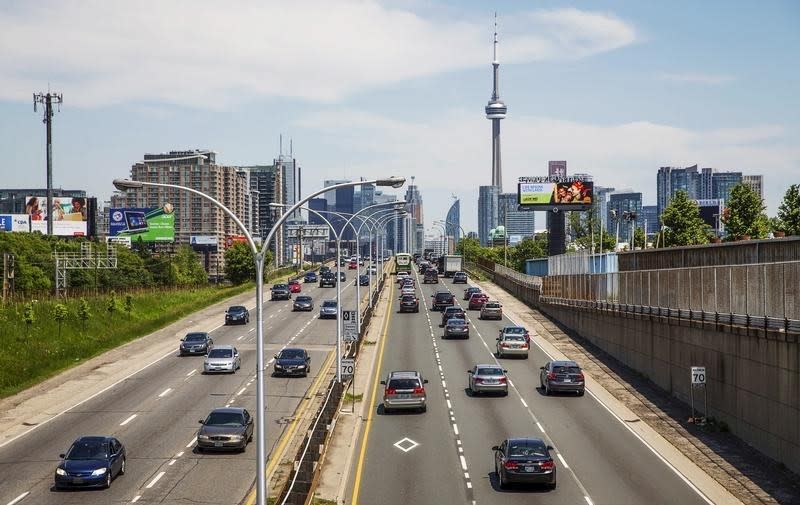 Cars drive in traffic on the Gardiner Expressway in Toronto, June 29, 2015. REUTERS/Mark Blinch