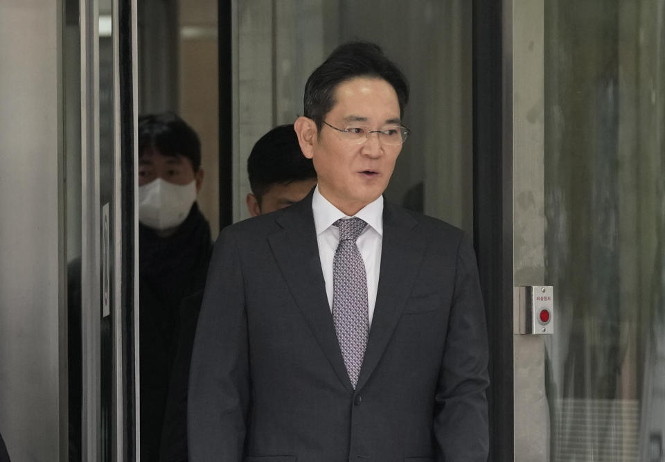 Samsung Electronics Chairman Lee Jae-yong leaves the Seoul Central District Court in Seoul, South Korea, Monday, Feb. 5, 2024. A South Korean court acquitted Lee of financial crimes in relation to a contentious merger between two Samsung affiliates in 2015 that tightened his grip over South Korea’s biggest company. (AP Photo/Ahn Young-joon)